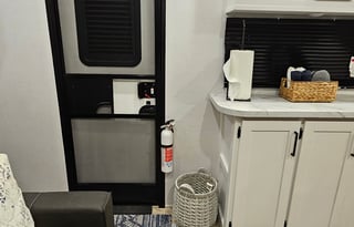 Amber and Jason's Comfy Keystone