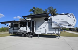 House on wheels 2024 Keystone RV Montana 3781RL