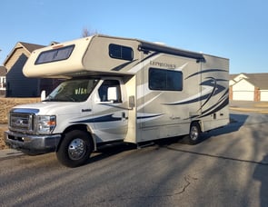 Coachmen RV Leprechaun 220QB Ford 350
