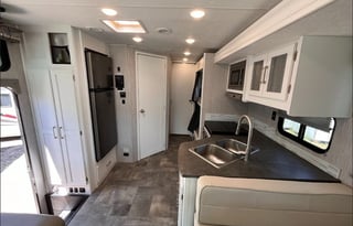 2022 Coachmen RV Pursuit 31BH Unit 18