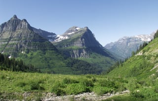 Great layout large windows, skylights + power lift