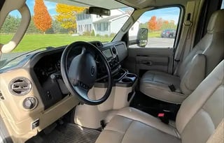 Breeze Family RV Rental - Kid and Pet Friendly