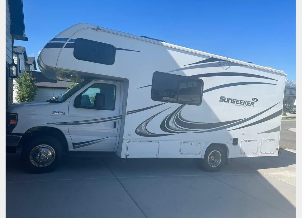 Class C Motor Home rentals in park cty