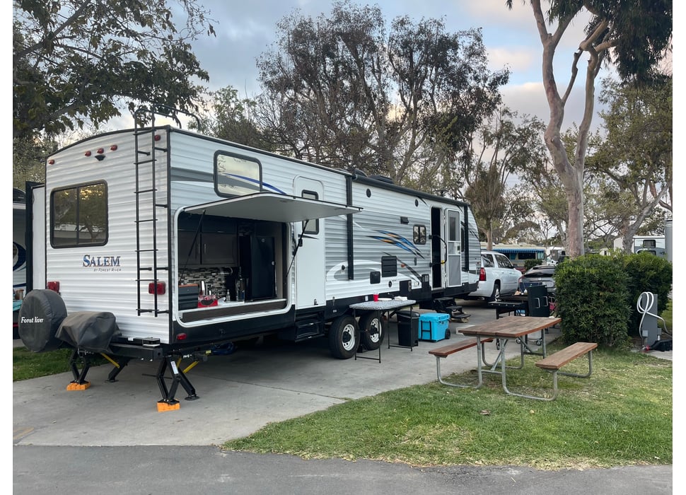 Travel Trailer rentals in Hesperia