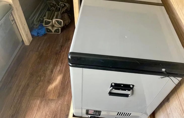 Pull out fridge from underneath bed

Dual fridge/freezer compartments