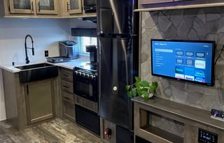 Large Bunks/ Modern/ Sleeps 10