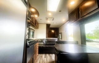 Lightweight Luxury: Perfect for Families of 10