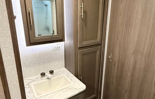 Spacious & Move-In Ready RV for Long-Term Rental