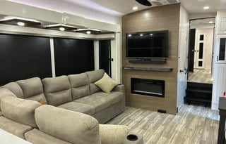 "Mountain Majesty" Jayco Sleeps 4 *Delivery Only*