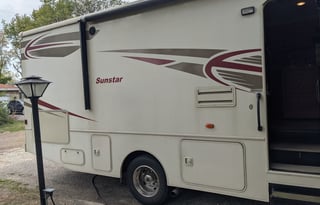 2016 Winnebago Vista 31BE Harvey The RV