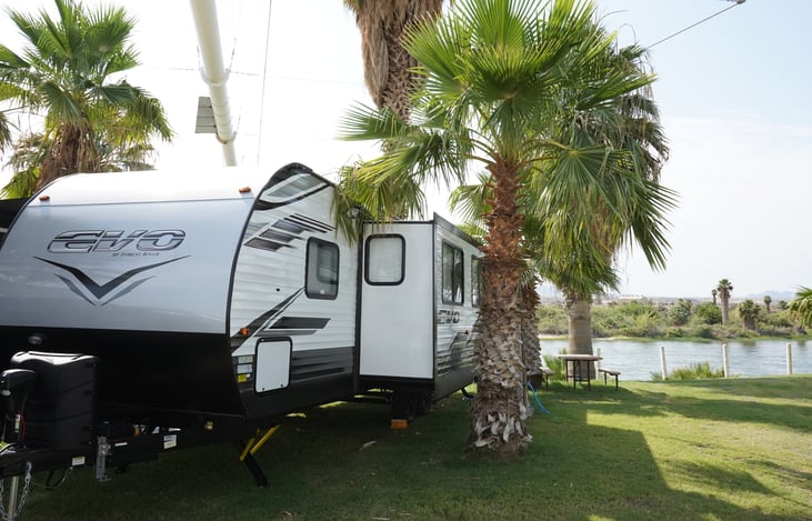 Blythe, CA ( Colorado River ) ( The Cove RV Resort  )