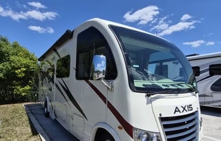 2020 Thor Axis - Easy to Drive and Easy to Park