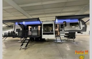 2024 Alliance Valor *1.5 Baths, King, Bunks, Loft*