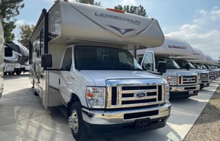 2022 Leprechaun 319MB Ford 450