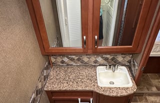 *New Listing* 2016 Thor Freedom Elite 29FE