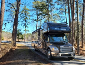 Thor Motor Coach Pasadena 38DA