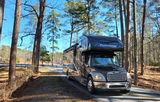 DELIVERY ONLY Luxury RV Sleeps up to 6