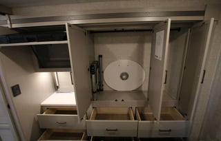 2022 Thor Motor Coach Hurricane 34R-4144