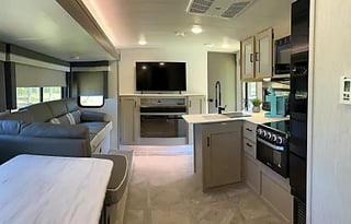 Scout -2024 Forest River Salem Cruise Lite 273QBXL