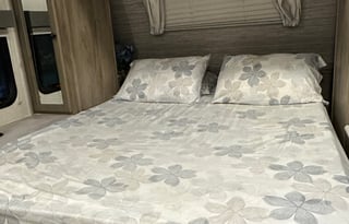 2022Forest River RV Surveyor Legend 240BHLE