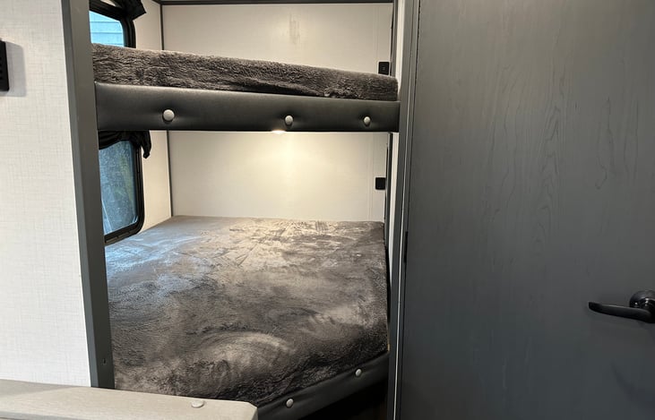 Full size Bunks (300lbs capacity each)