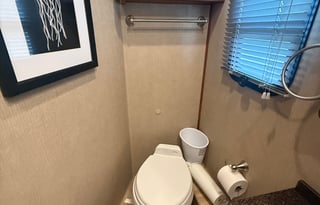 Chief Carl's Caravan- 2016 Fleetwood Bounder 35K