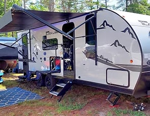 Forest River RV Cherokee Grey Wolf Black Label 23DBHBL