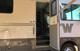 2016 Winnebago Brave 27b
