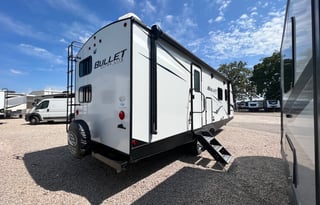 2021 Keystone RV Bullet 250BHS - Sleeps 8!