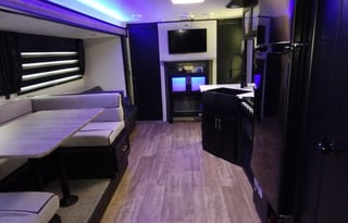 2021 Cherokee Grey Wolf Black Label 26DBHBL