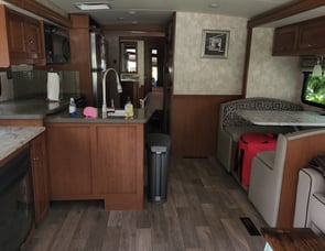 Winnebago Adventurer 36Z