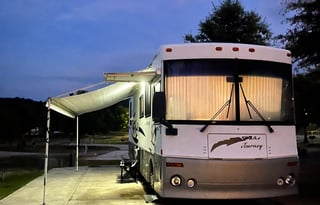 2002 Winnebago Journey 36' Class A