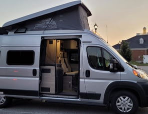 Winnebago Solis 59PX