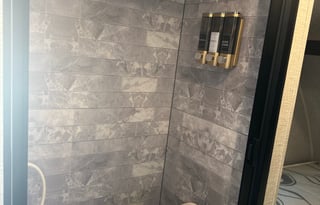 2022 Free Solo | Cozy Lightweight Sleeps 4