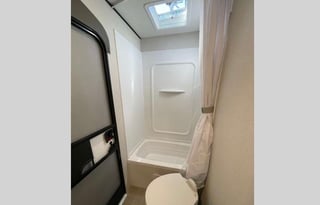 2021 Keystone Hideout Family RV Equipped for 10!