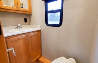 2021 Tiffin Luxury Diesel Pusher - Bath & 1/2!!