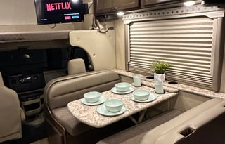 *NEW*2018 Thor "Wendy" RV - Sleeps up to 10 guests