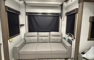 Ricky Riverstone Luxury 2 bed1.5 bath Washer&Dryer