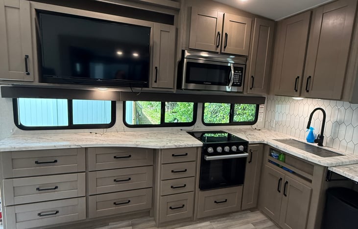 Kitchen area is setup awesome