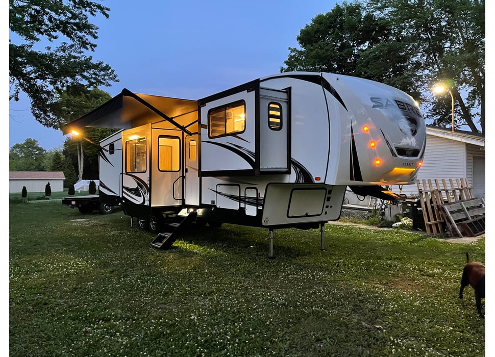 Fifth Wheel rentals in Dexter