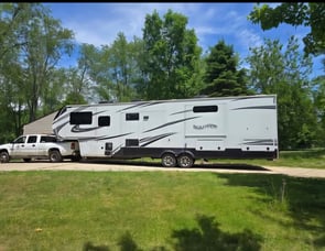 Grand Design Solitude 380FL R