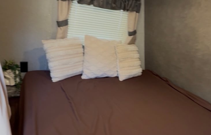 Rv Queen Bed