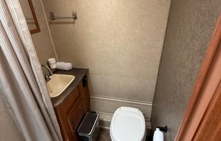 2018 Starcraft Hybrid Camper Sleeps 6