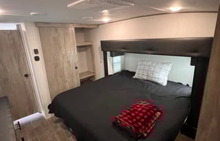 2022 Forrest River Cherokee Arctic Wolf 3770 Suite