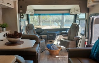 T2022 Entegra Coach Vision 27A - EASY TO DRIVE!