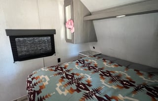 2022 Dutchmen RV Coleman Lantern Series 242BH