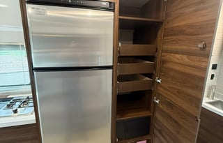 23 Winnebago View sprinter