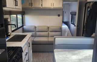 2023 EAST TO WEST Silver Lake 27KNS