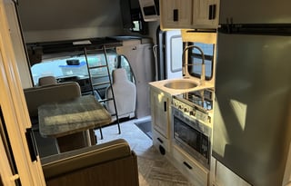 2022 ForestRiver Sunseeker LE (Sleeps 6)