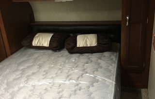 Fully Stocked 5th wheel KZ Durango 3 Queen Beds